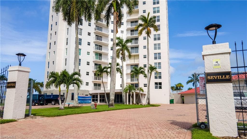 10701 Gulf Shore DR # 1002, NAPLES FL 34108-3