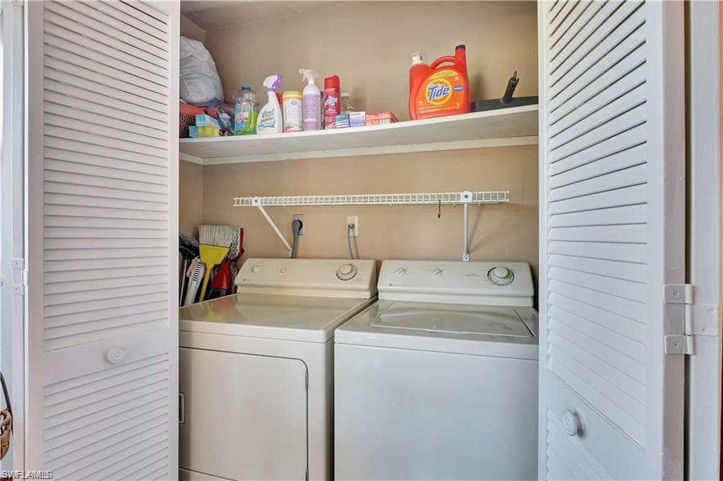 360 Charlemagne BLVD # D105, NAPLES FL 34112-15