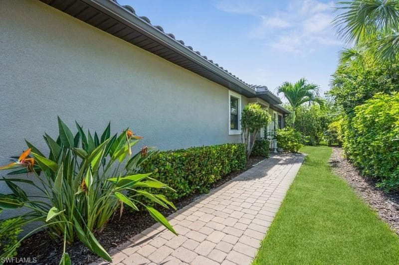 8070 Calle Canovas ST, NAPLES FL 34114-23