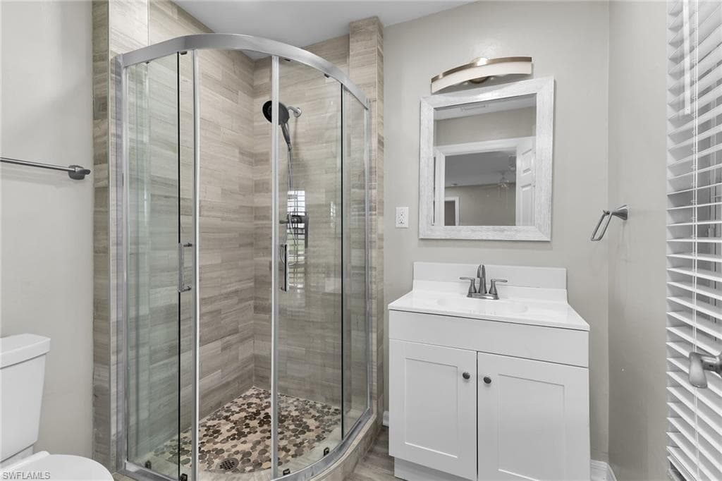 4975 Mederia LN, ESTERO FL 33928-40