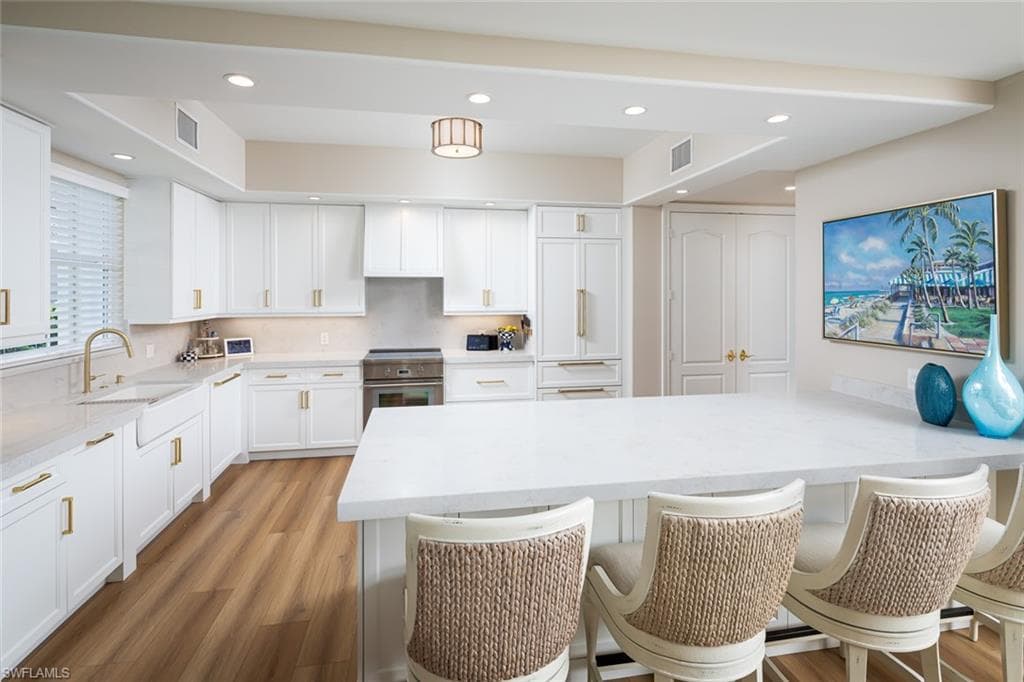 575 Avellino Isles CIR # 102, NAPLES FL 34119-1