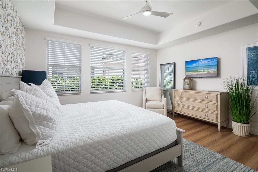 575 Avellino Isles CIR # 102, NAPLES FL 34119-16