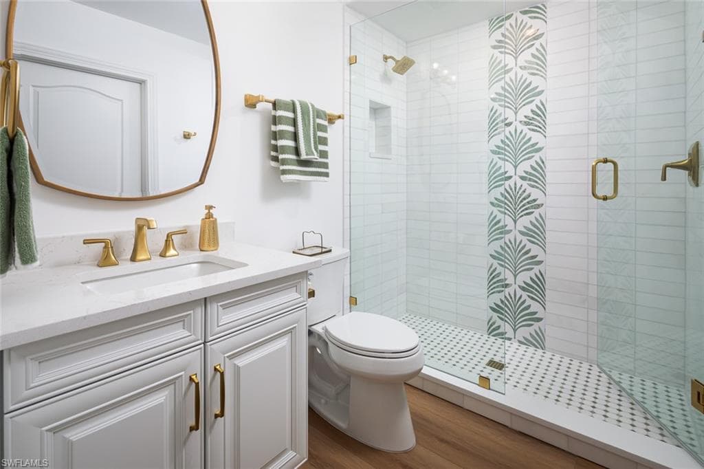 575 Avellino Isles CIR # 102, NAPLES FL 34119-15