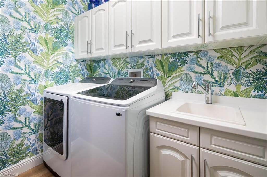 575 Avellino Isles CIR # 102, NAPLES FL 34119-19