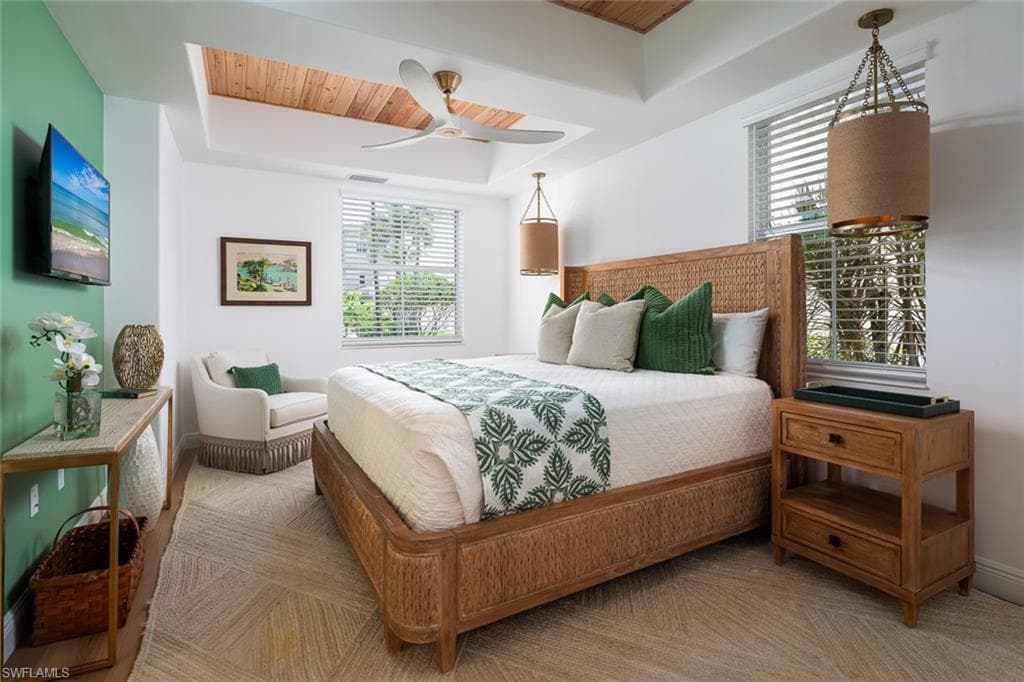 575 Avellino Isles CIR # 102, NAPLES FL 34119-14