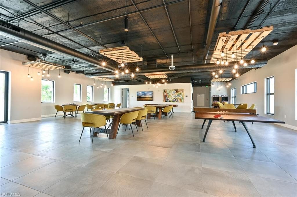 1115 Central AVE # 243, NAPLES FL 34102-32