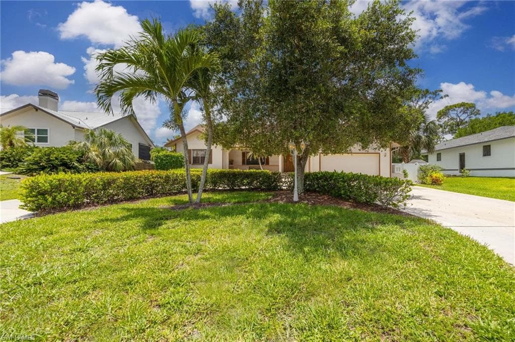 116 Sharwood DR, NAPLES FL 34110-4