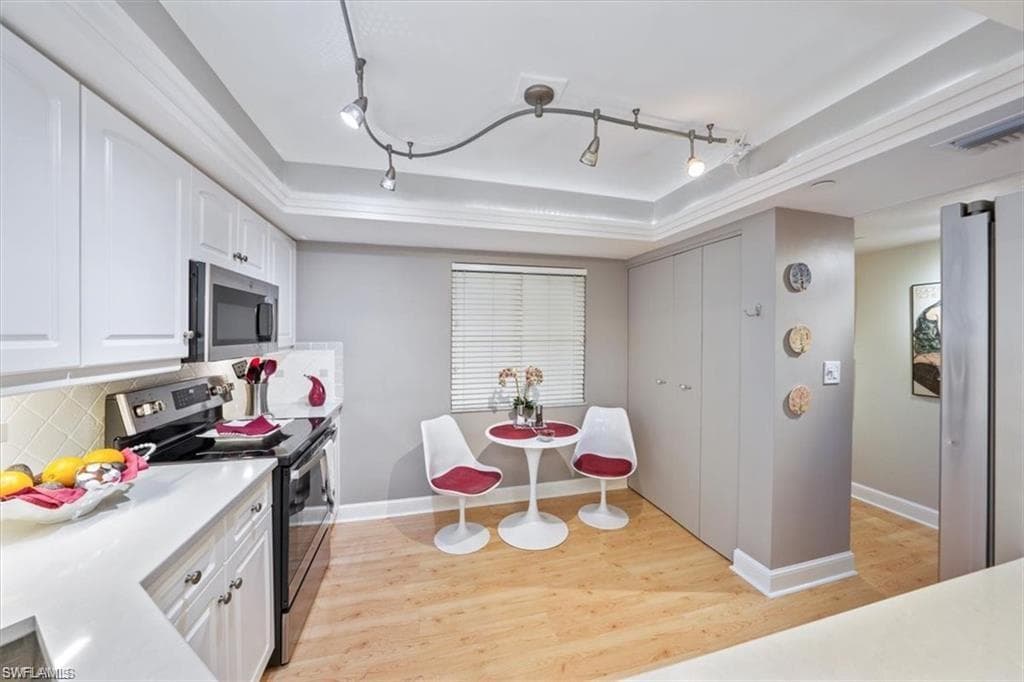 6080 Pelican Bay BLVD # 401, NAPLES FL 34108-8