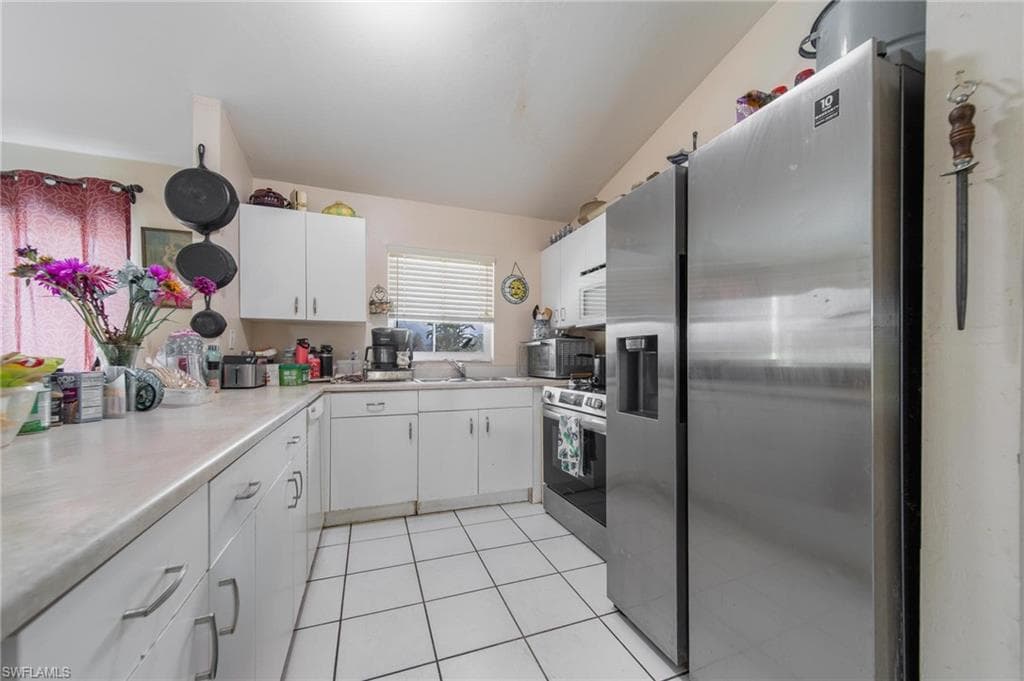 718 Fargo DR, FORT MYERS FL 33913-5