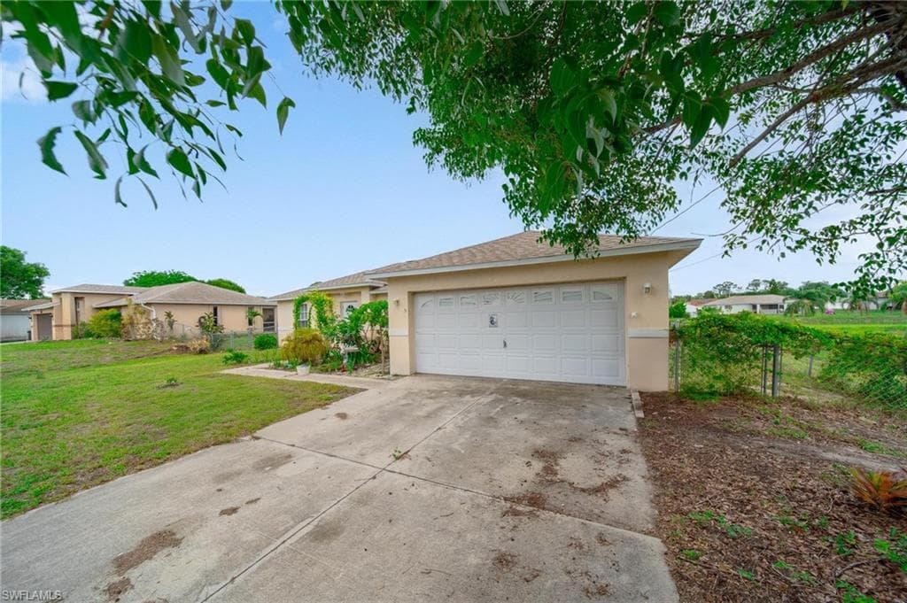718 Fargo DR, FORT MYERS FL 33913-35