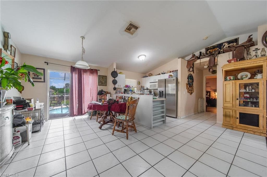 718 Fargo DR, FORT MYERS FL 33913-20