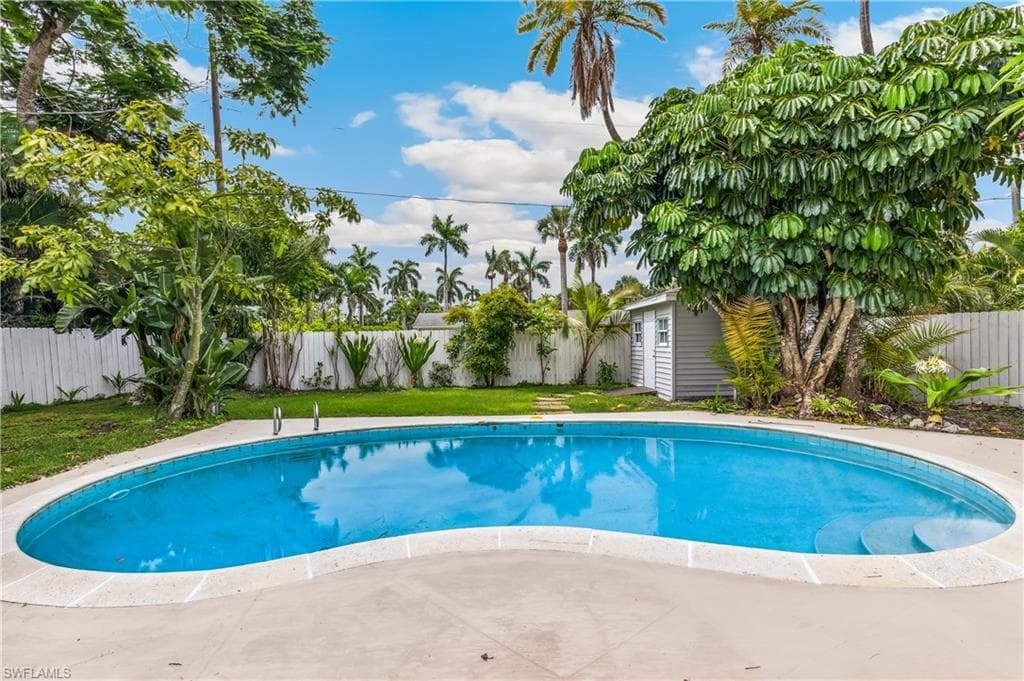 1358 Hopedale DR, FORT MYERS FL 33919-3