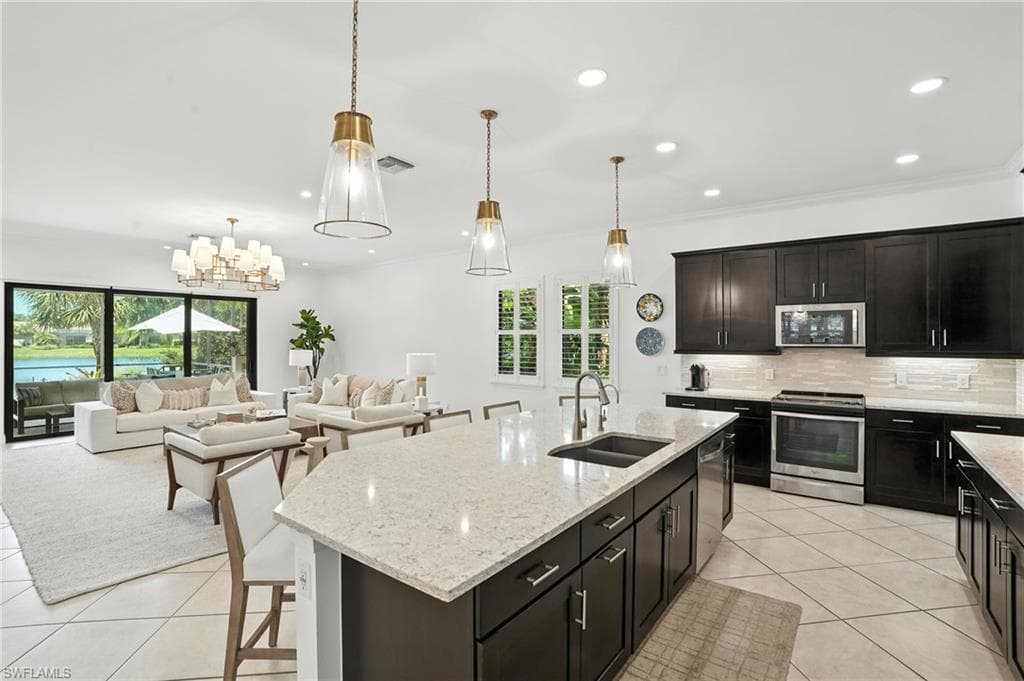 4649 Abaca CIR, NAPLES FL 34119-5