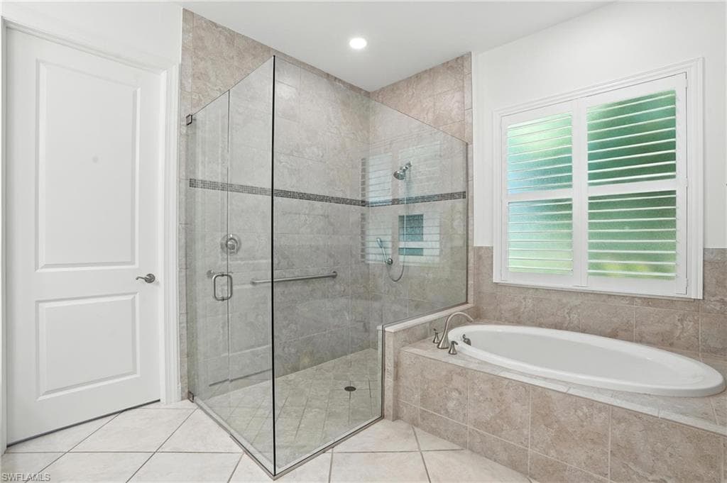 4649 Abaca CIR, NAPLES FL 34119-15