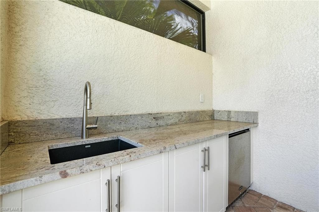 4649 Abaca CIR, NAPLES FL 34119-24