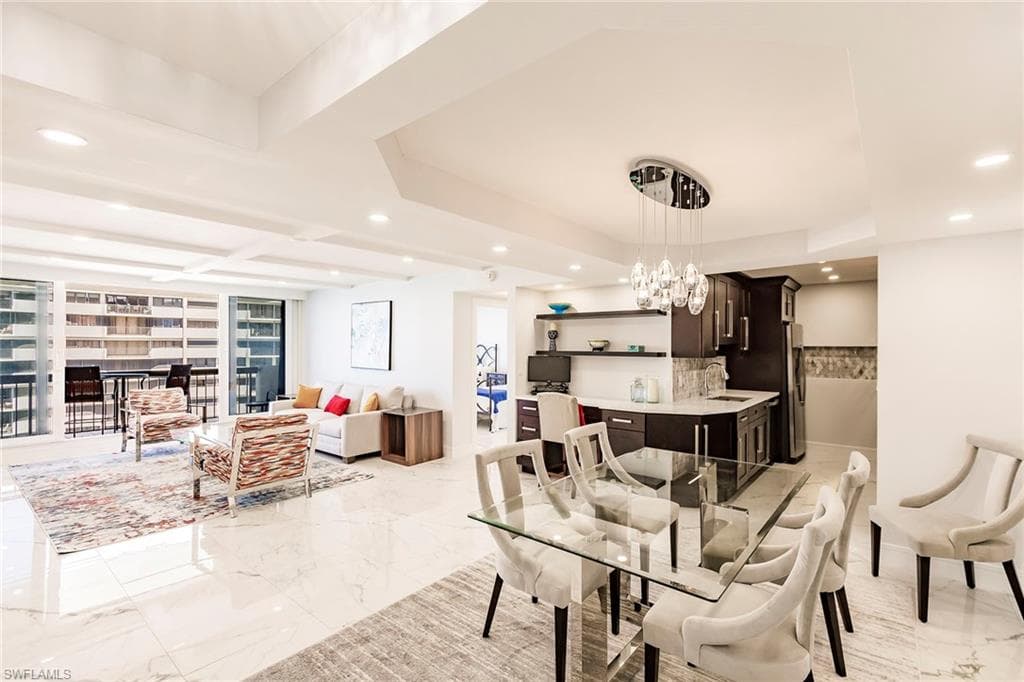 4001 Gulf Shore BLVD N # 1104, NAPLES FL 34103-2