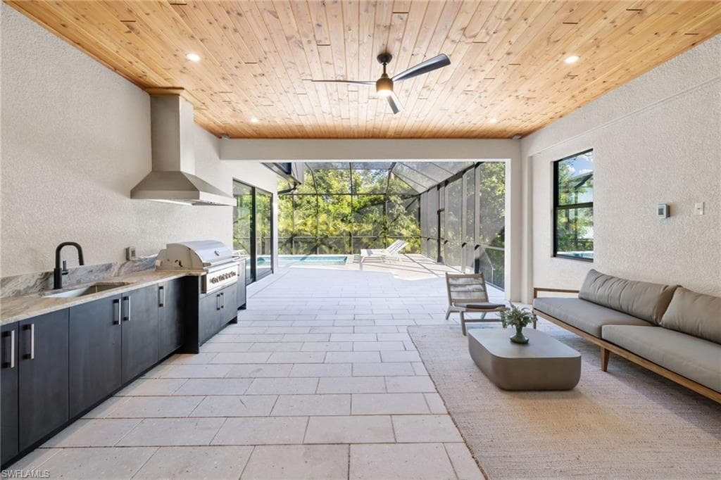 2721 Van Buren AVE, NAPLES FL 34112-32