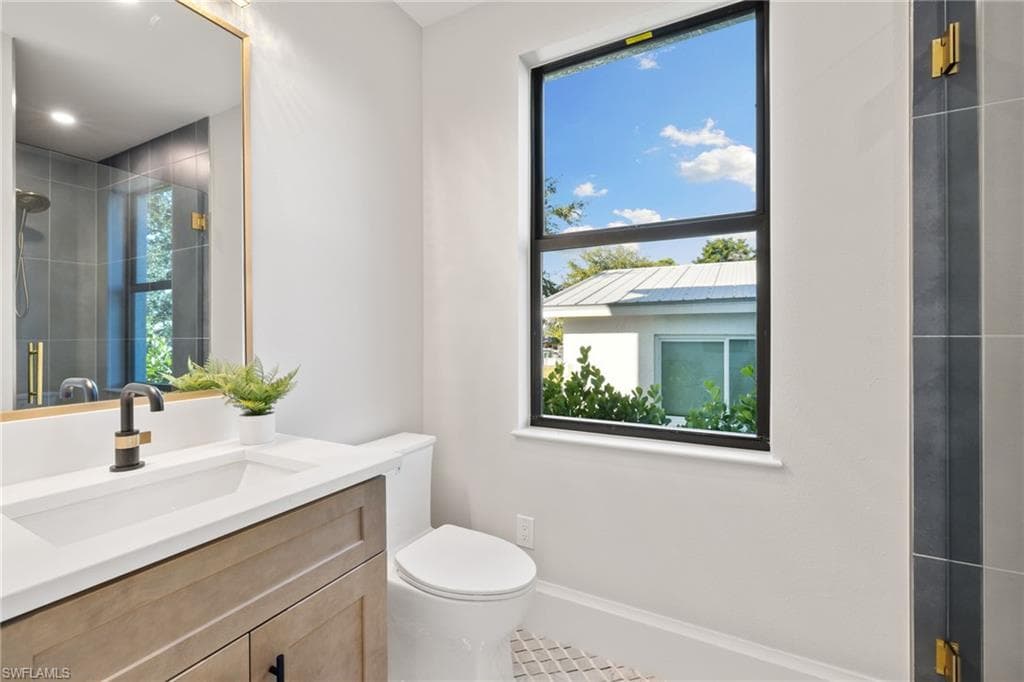 2721 Van Buren AVE, NAPLES FL 34112-20