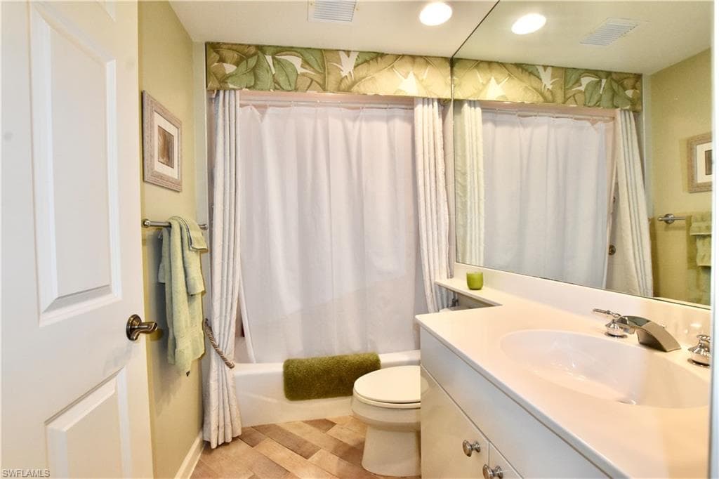 430 Cove Tower DR # 302, NAPLES FL 34110-18