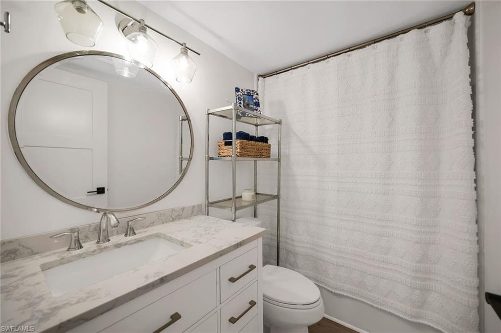 290 Banyan BLVD # 290, NAPLES FL 34102-22