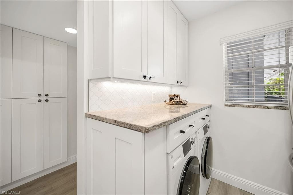 290 Banyan BLVD # 290, NAPLES FL 34102-23
