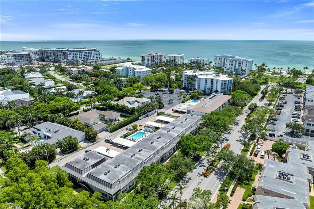 290 Banyan BLVD # 290, NAPLES FL 34102-47
