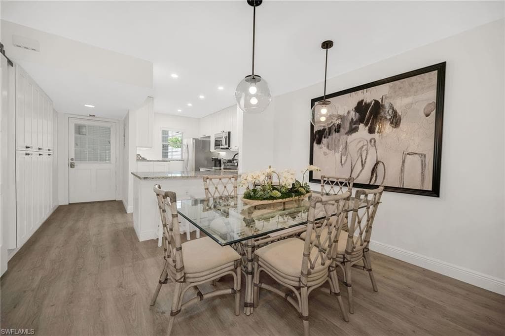 290 Banyan BLVD # 290, NAPLES FL 34102-7