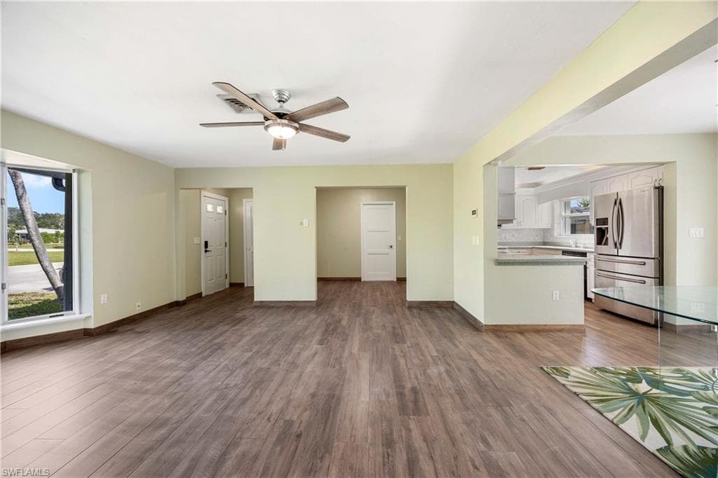 4656 Capri DR, NAPLES FL 34103-5