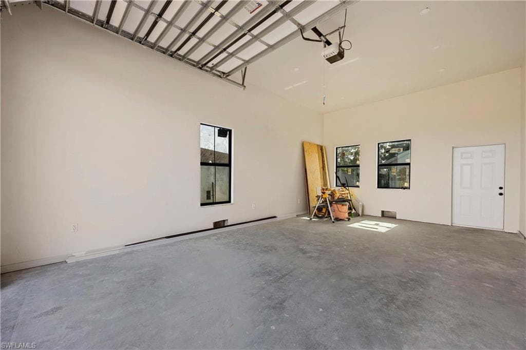 4656 Capri DR, NAPLES FL 34103-18