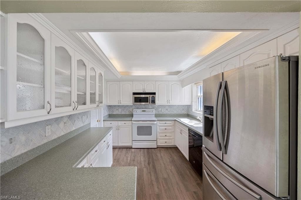 4656 Capri DR, NAPLES FL 34103-7