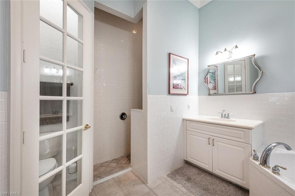 13915 Collier BLVD-26
