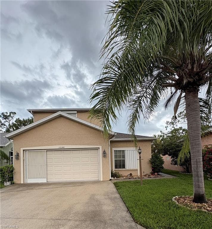 10741 Maui CIR, ESTERO FL 33928-2