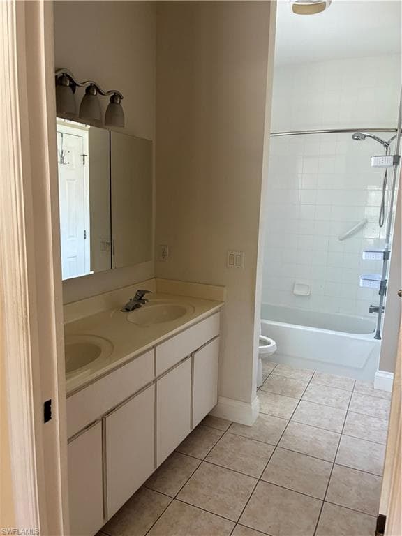 10741 Maui CIR, ESTERO FL 33928-10