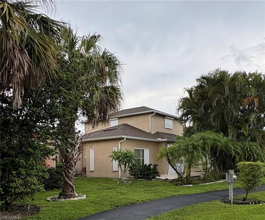 10741 Maui CIR, ESTERO FL 33928-3