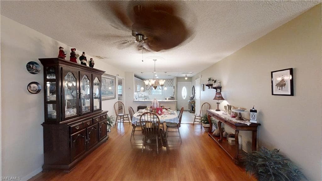 1527 Edgewater CIR, FORT MYERS FL 33919-9