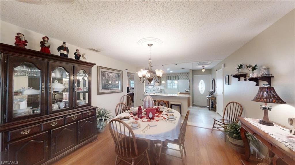 1527 Edgewater CIR, FORT MYERS FL 33919-7
