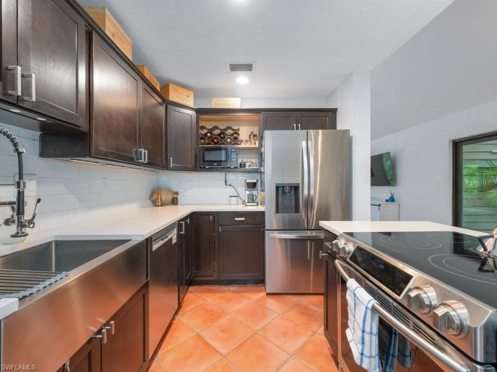 1271 Solana RD # E4, NAPLES FL 34103-1