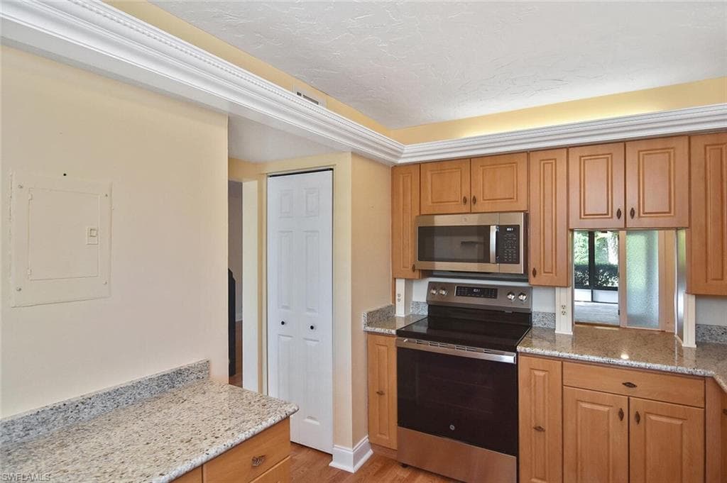 4295 Island CIR # 2, FORT MYERS FL 33919-19