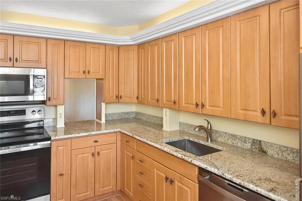 4295 Island CIR # 2, FORT MYERS FL 33919-18