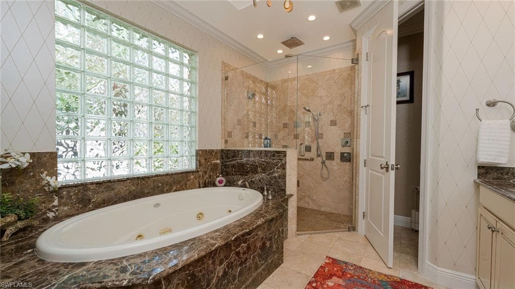 7667 Martino CIR, NAPLES FL 34112-19