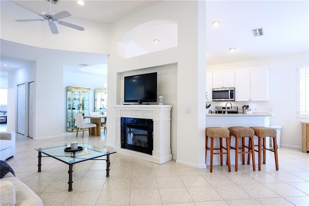 7127 Blue Juniper CT # 201, NAPLES FL 34109-1