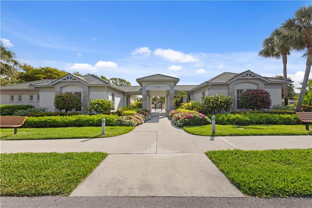 7127 Blue Juniper CT # 201, NAPLES FL 34109-36