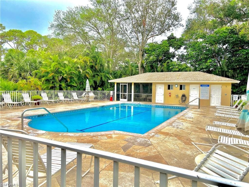 15191 Cedarwood LN # 2206, NAPLES FL 34110-25