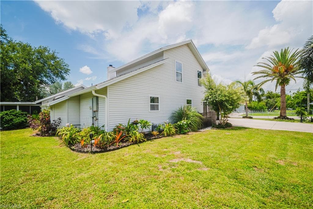 123 Edward AVE, LEHIGH ACRES FL 33936-31