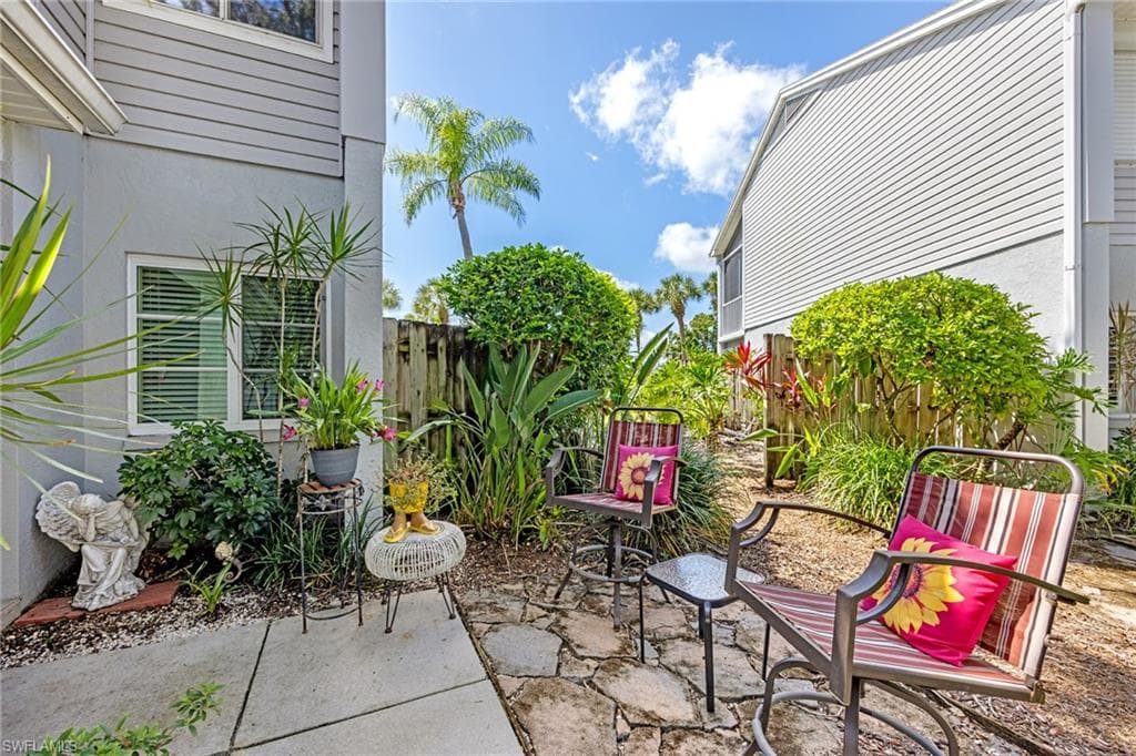 2550 Citrus Lake DR # W201, NAPLES FL 34109-22