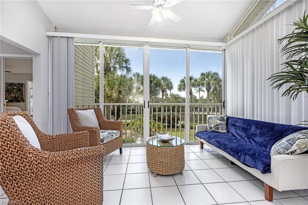 2550 Citrus Lake DR # W201, NAPLES FL 34109-5