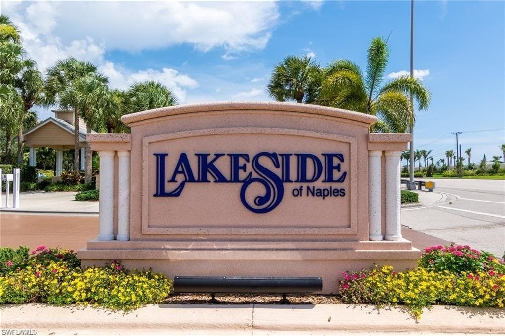 2550 Citrus Lake DR # W201, NAPLES FL 34109-25