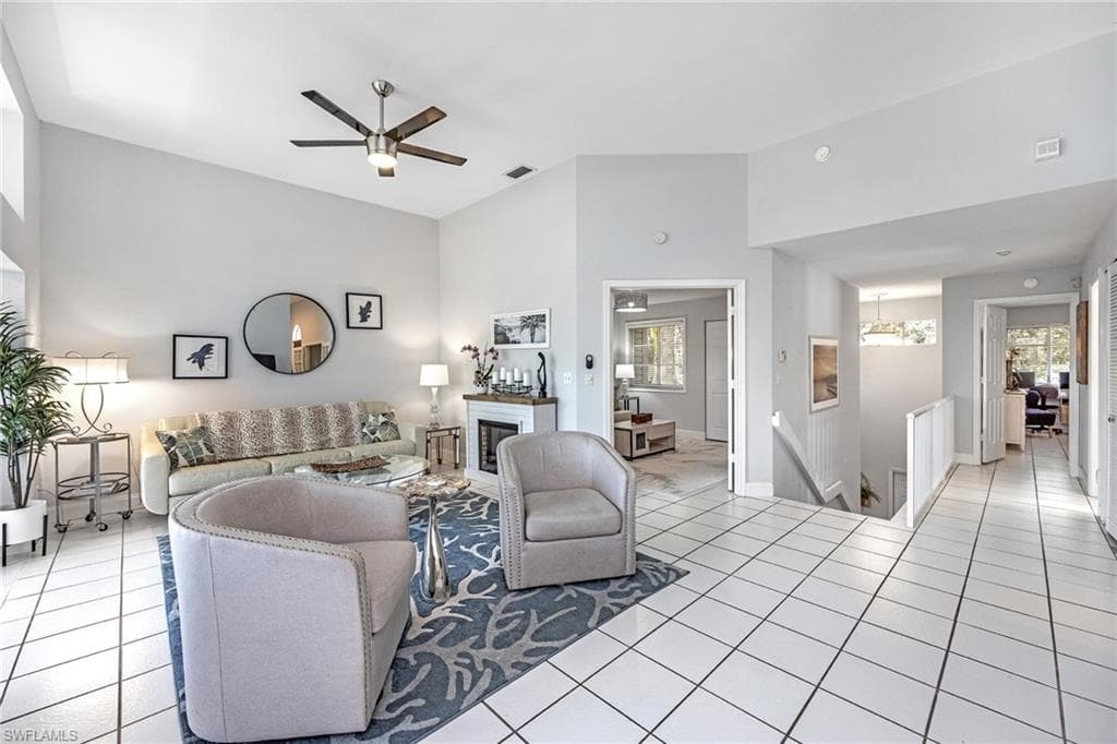 2550 Citrus Lake DR # W201, NAPLES FL 34109-2