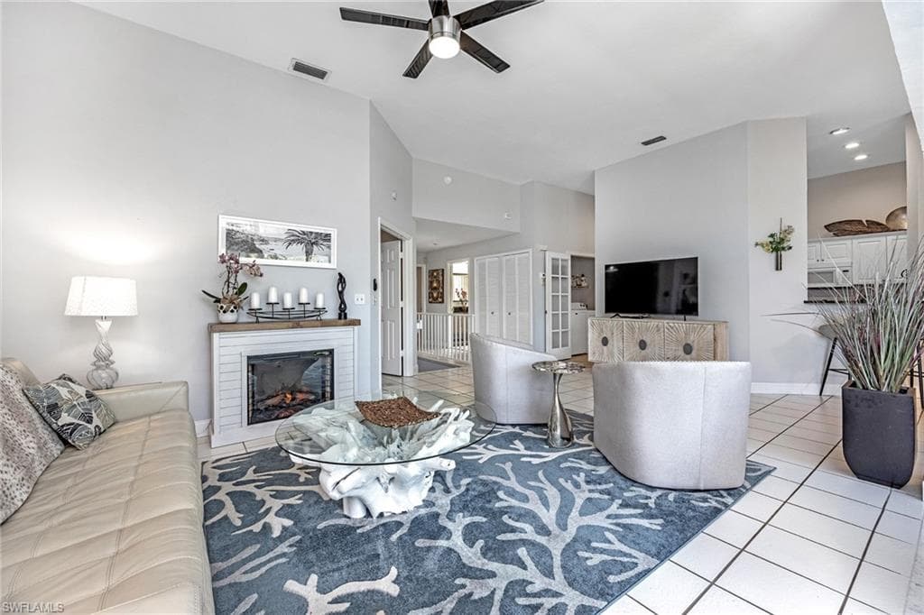 2550 Citrus Lake DR # W201, NAPLES FL 34109-4