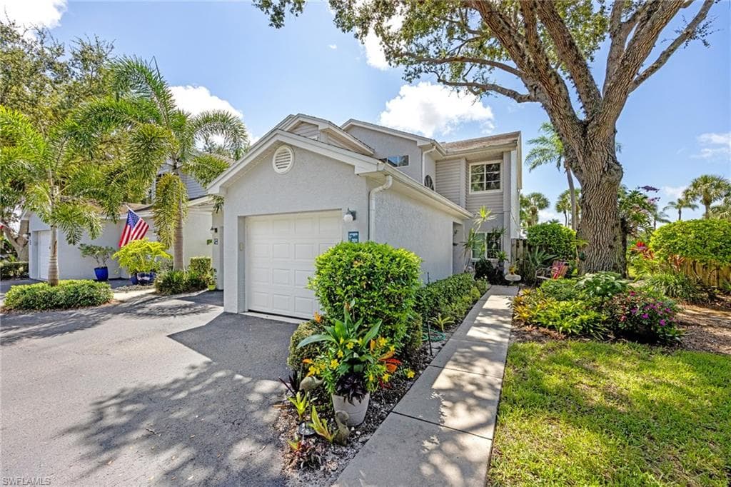 2550 Citrus Lake DR # W201, NAPLES FL 34109-23